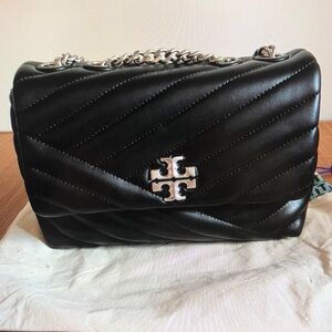 Tory Burch KIRA CHEVRON Chain Wallet Black
